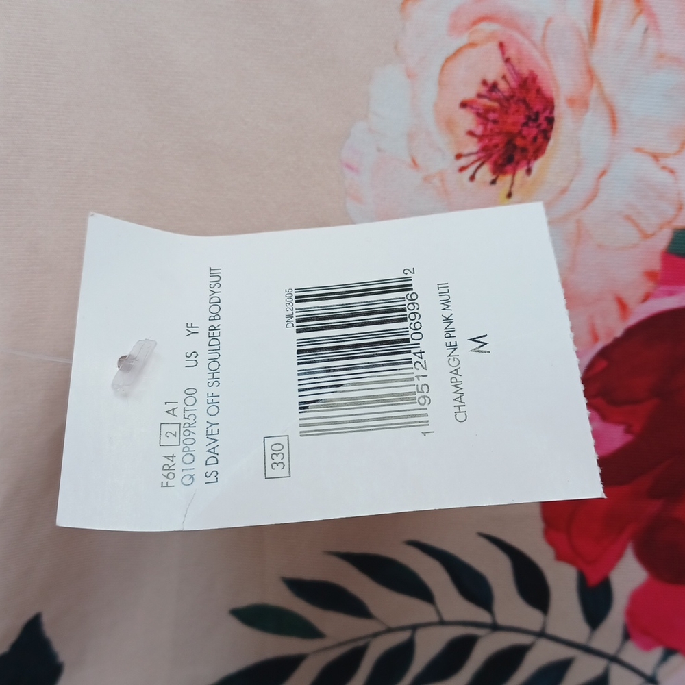 Guess  bodysuit - Picture 4 of 16